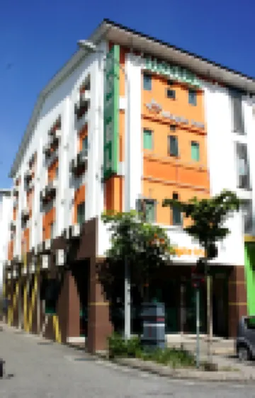 Maple Inn Hotel berhampiran Masjid Al-Najihin