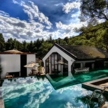 Xizhongxi Holiday Hotel