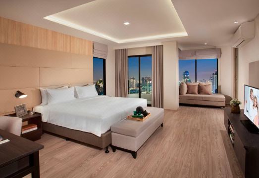 서머셋 에카마이 내부