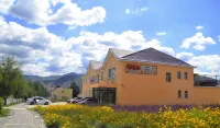 1953 Holiday Hotel