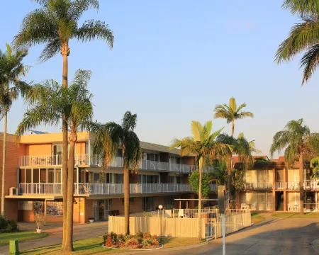 Jadran Motel & El Jays Holiday Lodge Hotels in Labrador