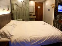上海泉湾印象主题酒店 - 时尚大床房