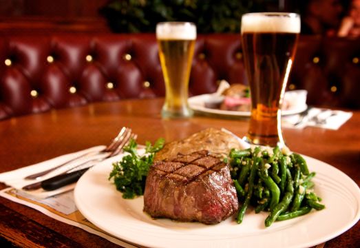 3. 엘리스 아일랜드..