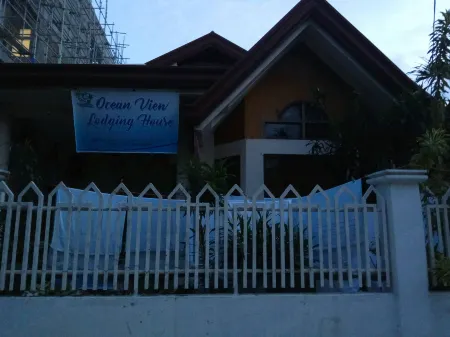 海景山林小屋