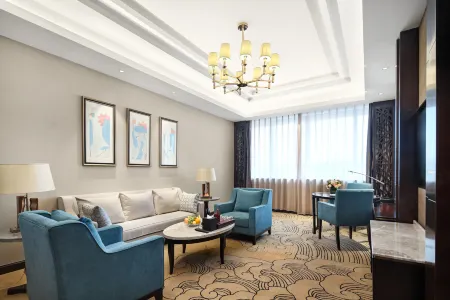 Jinan Luxury Blue Horizon Hotel Отели рядом с достопримечательностью «Tianqiao Gymnasium»
