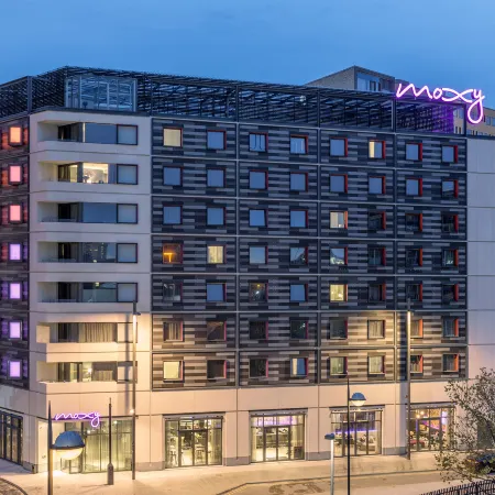 Moxy London Stratford Отели рядом с достопримечательностью «Стратфорд»
