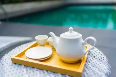 Jira Boutique Residence Отели рядом с достопримечательностью «S.W.A.T Chiang Mai»