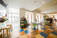 丹霞山燕子呢喃依山民宿