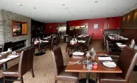 The Rees Hotel, Luxury Apartments & Lakeside Residences - breakfast