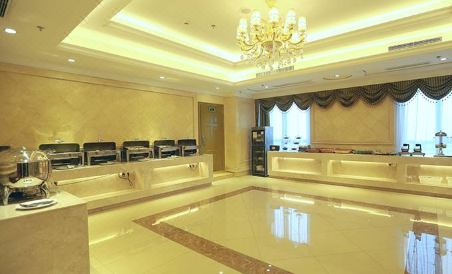 Vienna Hotel (Xuzhou Suning Plaza Pengcheng Metro Station) - Housity