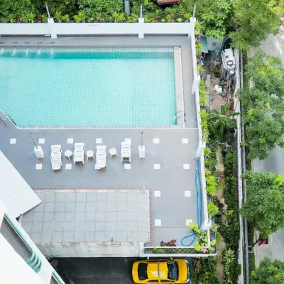 Watana Hotel Hoteles cerca de Estación MRT Sutthisan