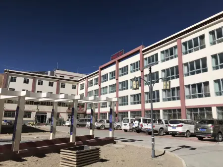 Brahmaputra Hotel Отели в г. Сага