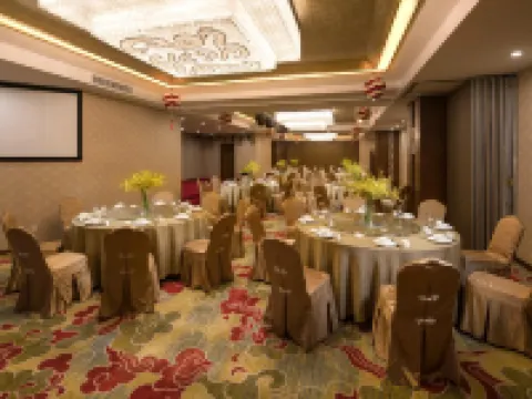 Ramada by Wyndham Huize Hoteles en Huize