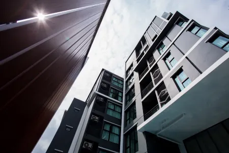 Iconic Hotel Chatuchak Отели рядом с достопримечательностью «Insi Chantharasathit Stadium»