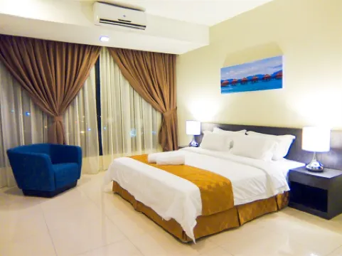 Sky Hotel Отели рядом с достопримечательностью «Танджунг Ару»