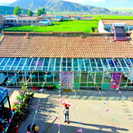 Shili Chunfeng Youcaihua Inn