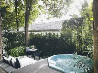 The Raweekanlaya Bangkok Hotels near Thai International Library