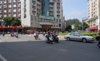 Jun Yi Hotel Chain (Maoming Xinyi Xinshang Road Store)