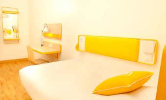 Bloomrooms @ Link Road