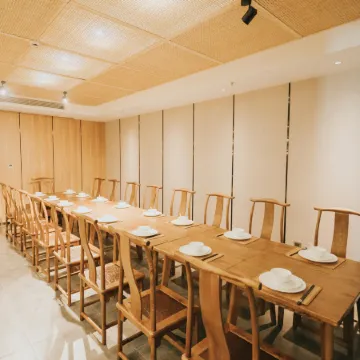 Wulin Jingyu Tingyuan Hotel Отели рядом с достопримечательностью «Городской больница в нижнем городке, Чжэнчжоу»