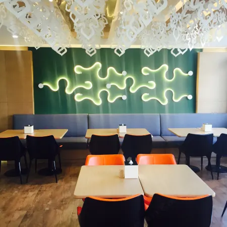 Grape Hotel (Yingkou Ping'an)