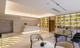 Panda Hotel (Chengdu Tianfu Square)