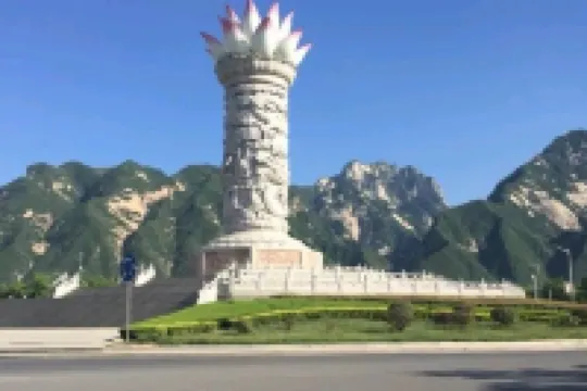 Jingjia Hotel (Huashan Scenic Area Visitor Center)