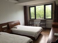 上海神洲旅馆 - 豪华双床房