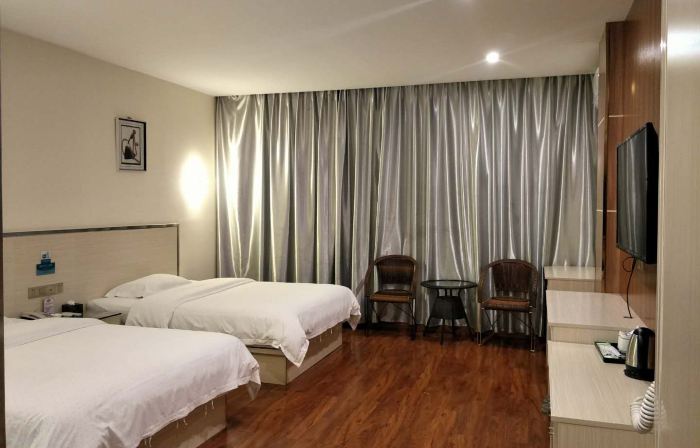 Longzhou Longteng Business Hotel