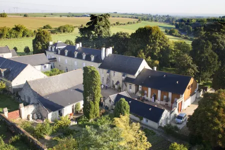 Le Domaine de Mestré The Originals Relais Отели в г. Фонтевро-Л'Абе