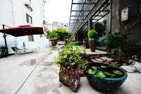Urban Rosa Hotel Отели рядом с достопримечательностью «Нобелевский Центр фитнеса»