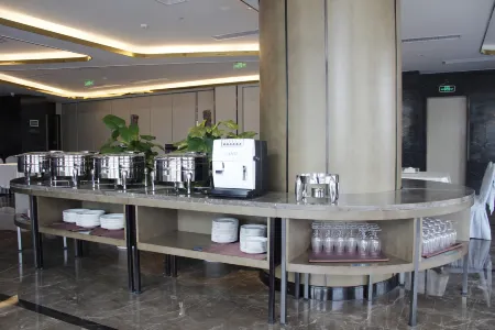 Dongfang Yi Hotel (Yudong Station Subway Station) Отели рядом с достопримечательностью «Guangxi Electric Power Vocational and Technical College (Wuxiang Campus)»