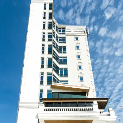 The Kinn Bangkok Отели рядом с достопримечательностью «Ночная жизнь RCA»