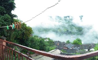 Nuodeng Ling'erling Hostel