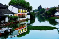 Tongli Qingyuan River View Holiday Inn