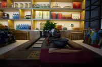 Meiyi Light Luxury Hotel (Zhangjiajie Pedestrian Street Dayong Ancient City Branch) - 2-Star