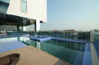 Bien Bac Hotel - Pools