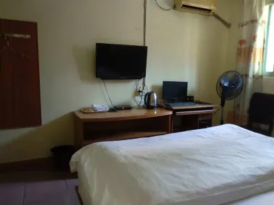 Tong Yue Hotel Hotels near Tang Xiancha Huanggong Temple