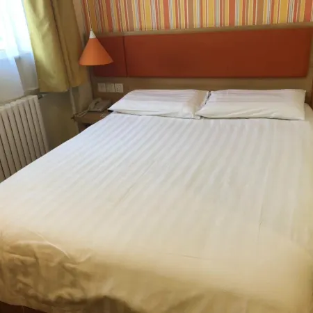 Home Inn (Ningjin County Central Street Square Zhengyang Road Store, Dezhou)