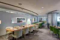 Regal Airport Hotel - Breakfast