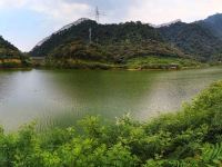 清远九牛洞观光生态民宿 - 湖景温泉木屋双床房