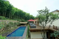 Zhuyan Xiyu Hostel