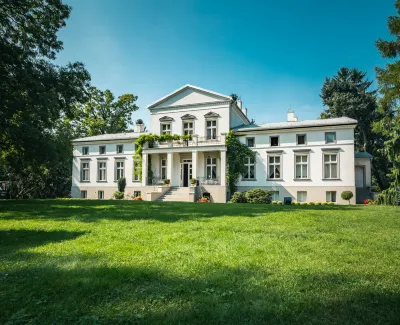Dwor Podstolice - House of Rosenthal