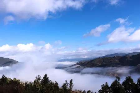 Weishan Wu Du Yun Guesthouse Отели рядом с достопримечательностью «Gongchen Pavilion»