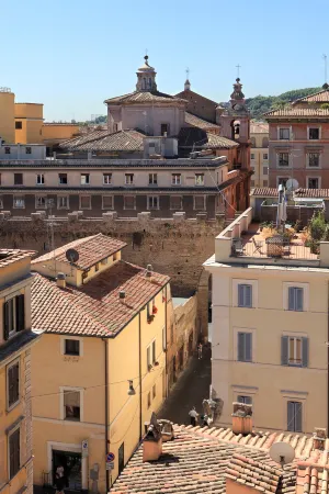Trianon Borgo Pio Aparthotel