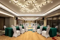 Ramada by Wyndham Zhengzhou Xinzheng Hotels in Xinzheng