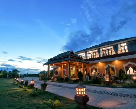 โรงแรมเอมเมอรัลด์ พุกาม โรงแรมในพุกาม