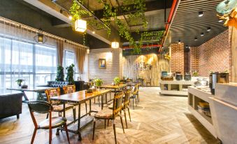 Zhangjiagang Gulu Hotel (Shazhou Road Pedestrian Street Branch)