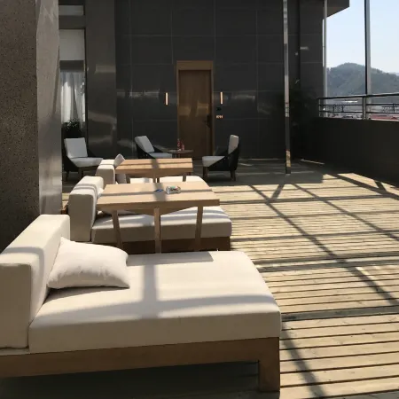 Yinglu Hotel (Hengdian Film City Dream Valley)
