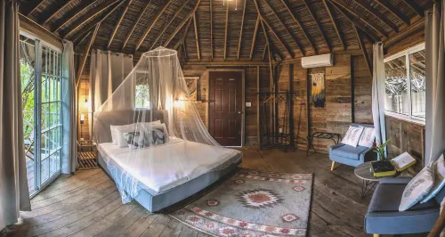 Socialtel Red Frog - Formerly Selina Red Frog Hotels in Bastimento